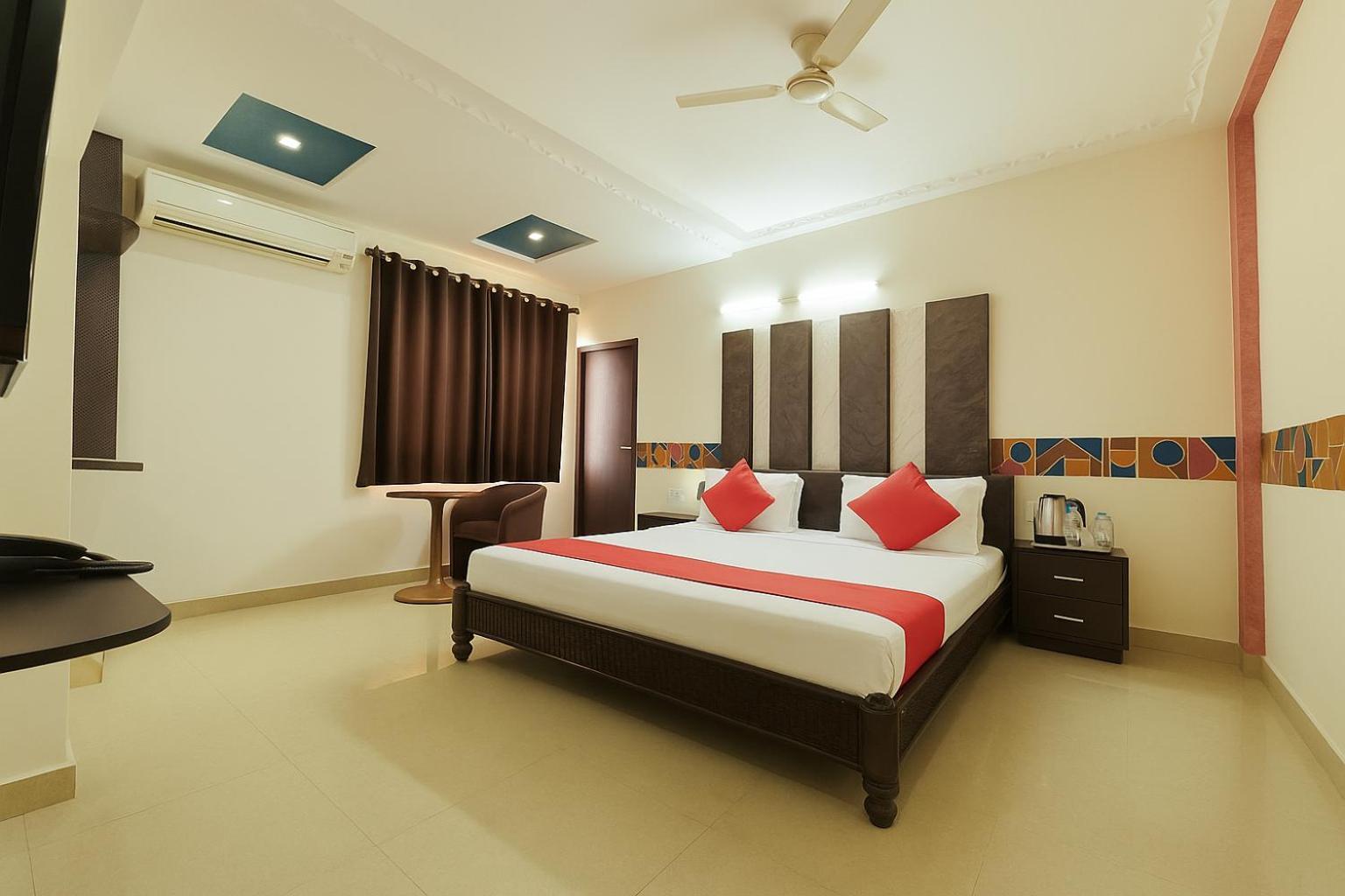 Omni Plaza Hotel 3*