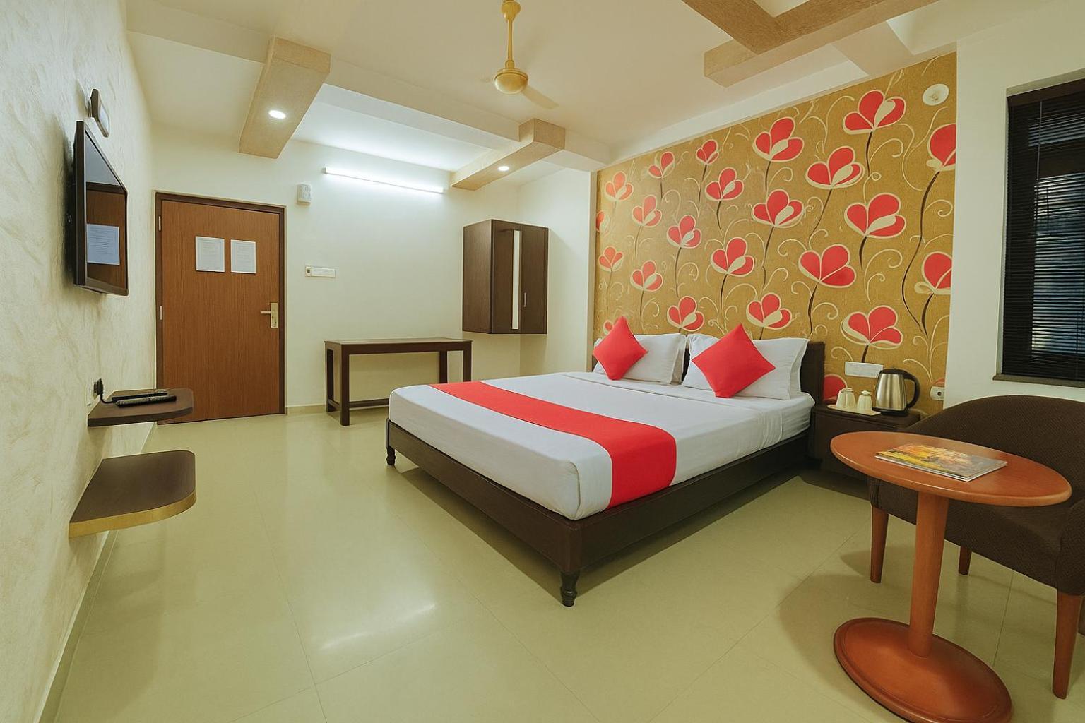 Hotel Omni Plaza 3*